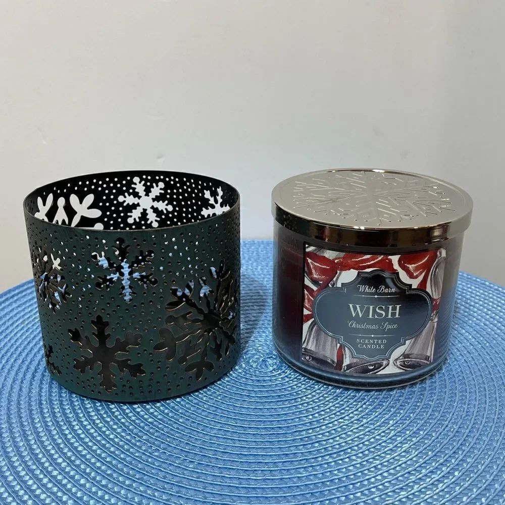 White Barn Wish Christmas Spice 3 Wick Candle with holder NWT